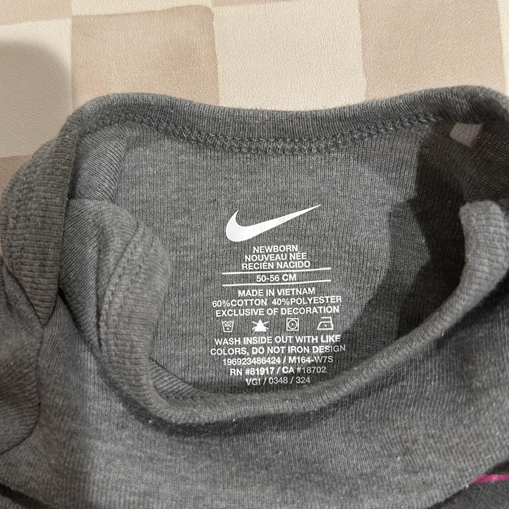 Nike Baby Girl Long Sleeve Bodysuit Onesie Bundle of 3 - Picture 3 of 10